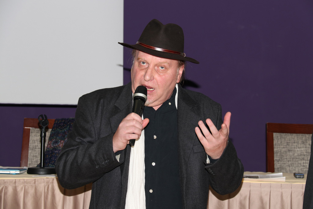 Režisér filmu Bojovníci ze západní a východní fronty - deníček RAF Oliver Malina-Morgenstern