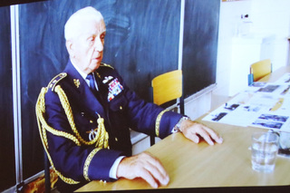 Generálmajor Emil Boček, poslední žijící československý stíhač bojující v RAF, zachycen v dokumentárním filmu