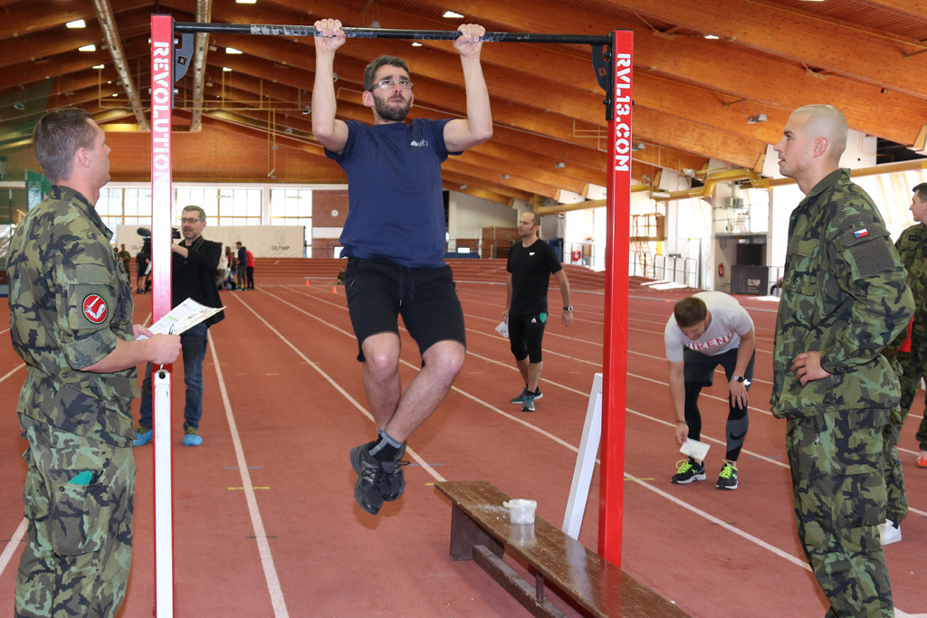 A mužská kategorie na hrazdě