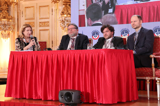 V tomto bloku diskutovala Eva Zamrazilová (předsedkyně Národní rozpočtové rady), Alexander Vondra (ředitel Centra transatlantických vztahů), Jakub Rákosník (Filozofická fakulta, UK v Praze) a Radek Špicar (viceprezident Svazu průmyslu a dopravy ČR) (zleva)