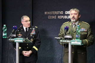 Ilustrační obrázek ke článkuPo dvaceti letech v NATO patříme k nejbezpečnějším zemím na světě, řekl generál Opata na konferenci