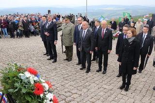 Delegace ministrů obrany ČR, SR a Francie během piety