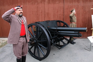 Historický kanón, který byl součástí pohřbu M. R. Štefánika