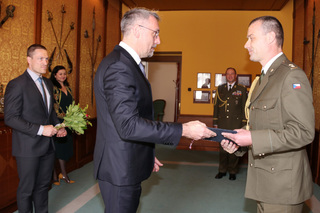 Ministr Metnar předal dekret pplk. profesoru Petru Stodolovi