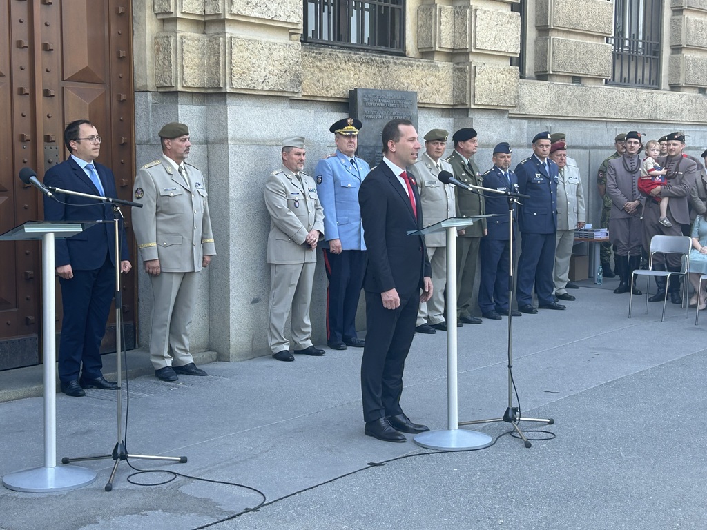 Navštivte výstavu o spojení armády s všesokolskými slety před Generální štábem 