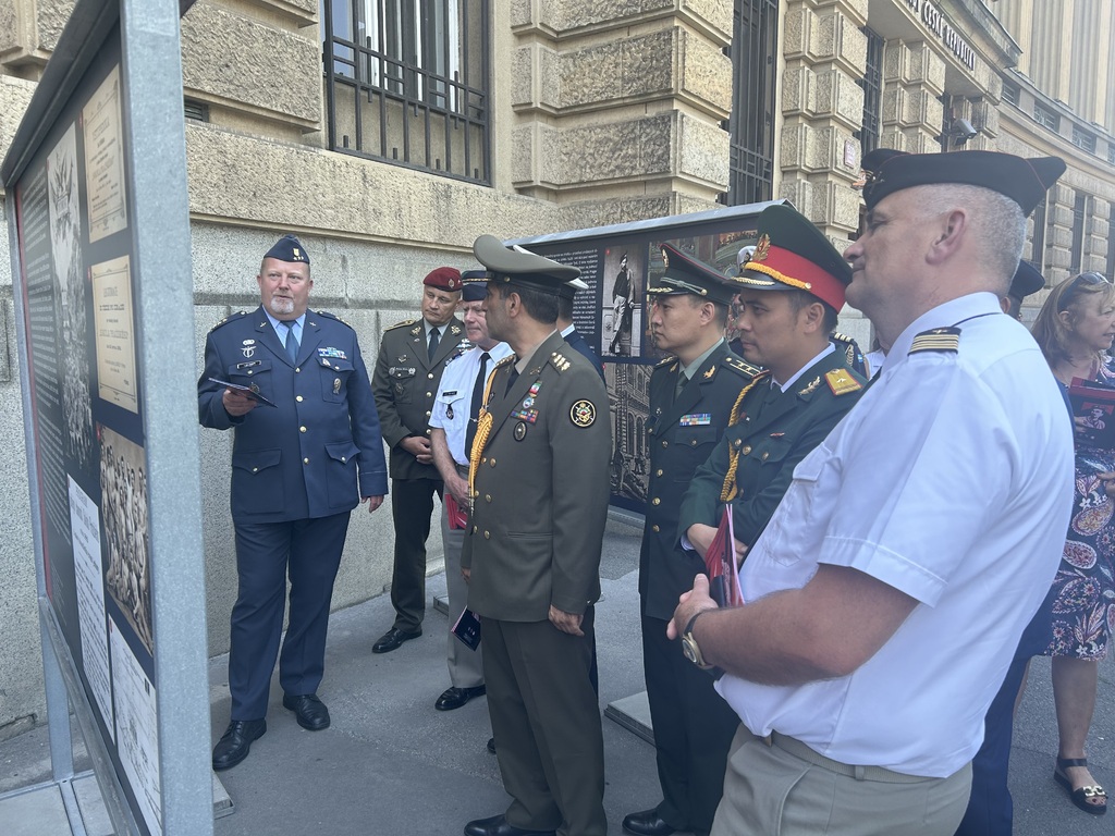Navštivte výstavu o spojení armády s všesokolskými slety před Generální štábem 