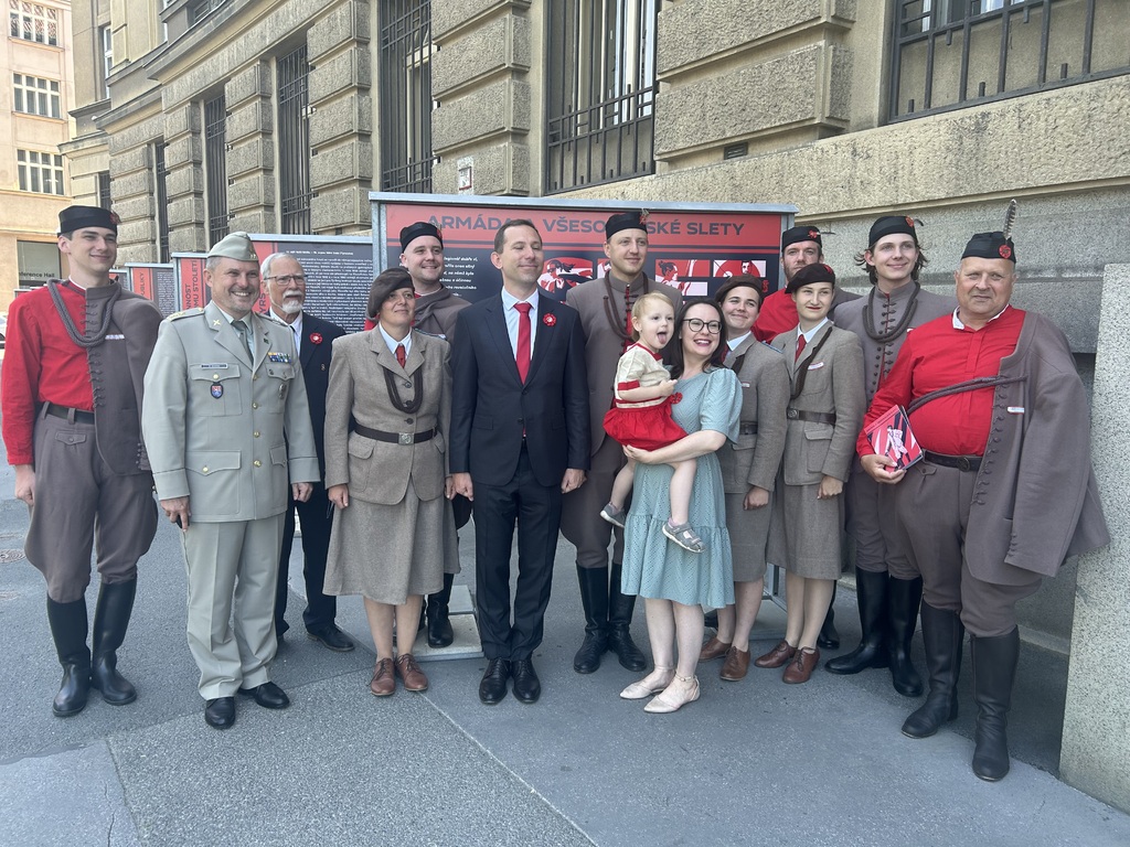 Navštivte výstavu o spojení armády s všesokolskými slety před Generální štábem 