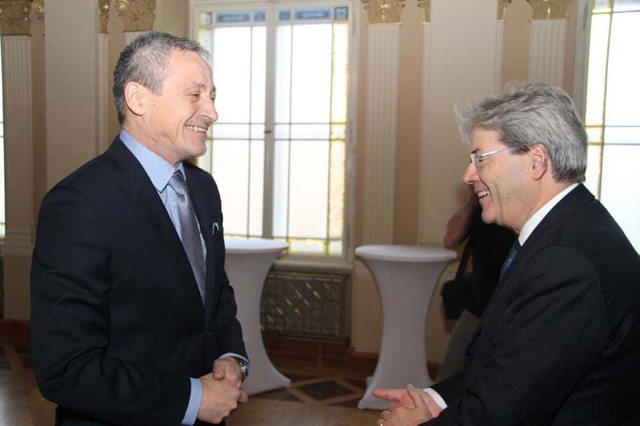 V rámci fóra se ministr obrany Martin Stropnický sešel s italským ministrem zahraničních věcí Paolem Gentiloni Silveriem