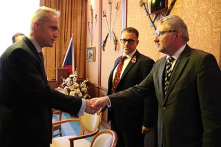 Náměstek Radomír Jahoda a plukovník James Galloway