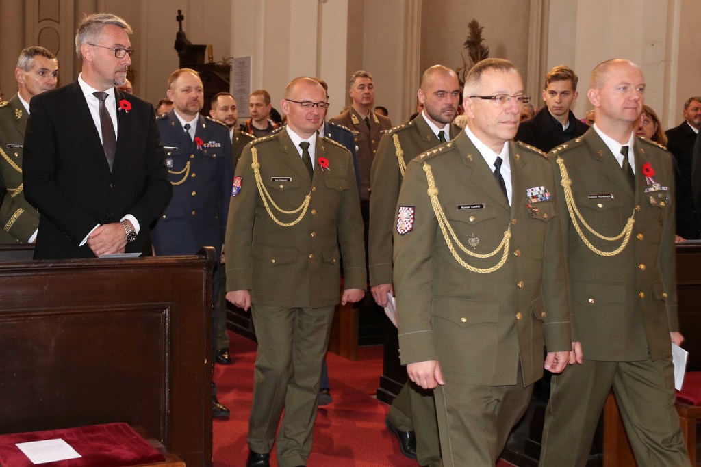 Účastníci na ekumenické bohoslužbě