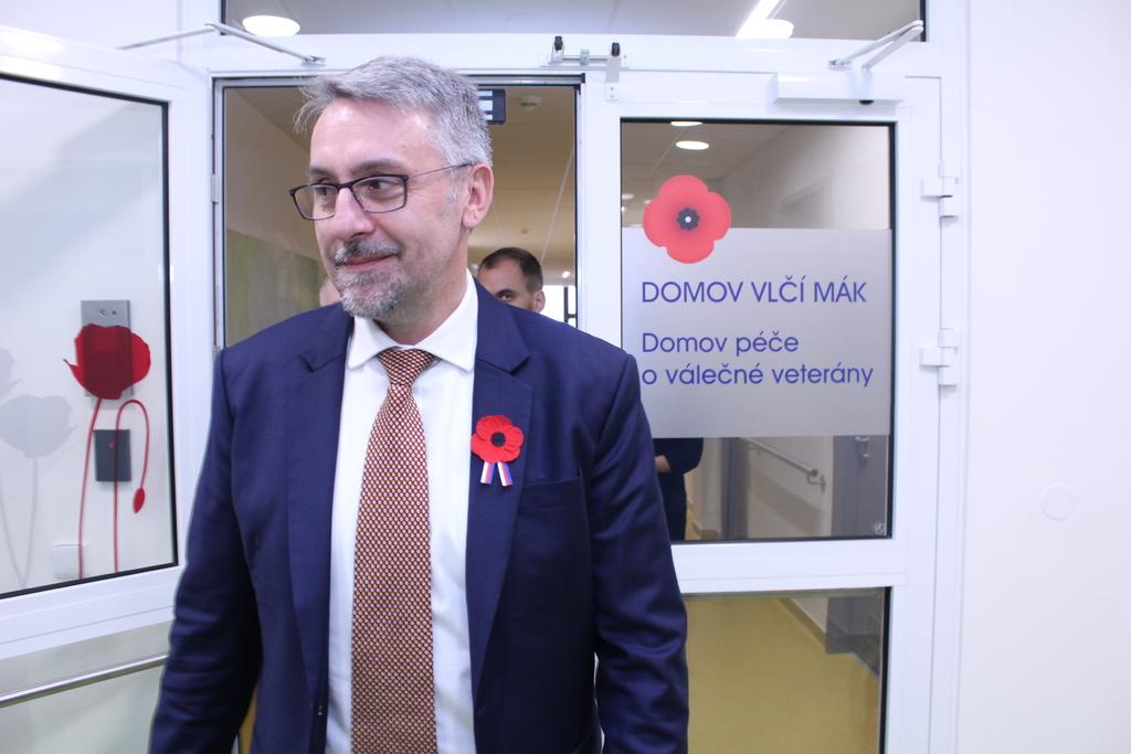 Ministr obrany si prohlédl nové prostory Domova pro válečné veterány