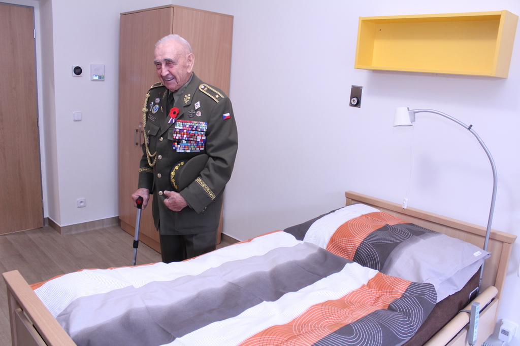 Spokojen s vybavením byl i brigádní generál Václav Kuchynka 