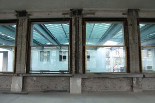 Výstavní sál muzea, průhled do nyní již zastřešené dvorany