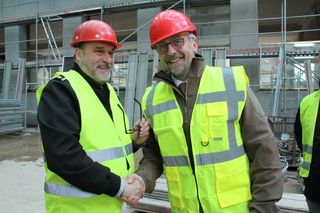 Ministr obrany Lubomír Metnar a ředitel VHÚ generál Aleš Knížek.