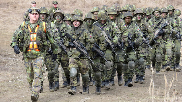 Armáda otevře kurz základní přípravy pro nové vojáky, proběhne za mimořádných opatření