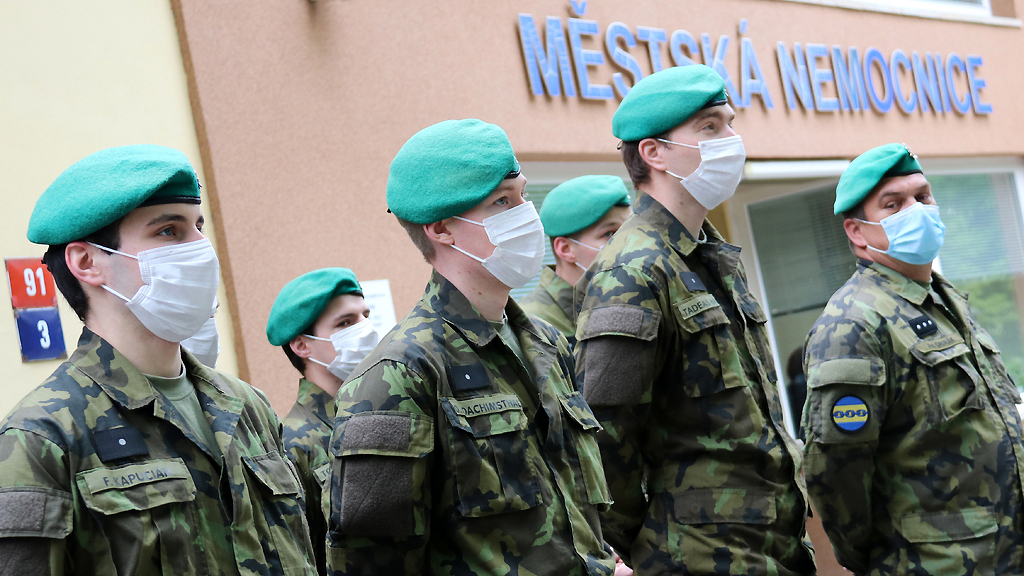 Náčelník Generálního štábu AČR rozhodl odměnit vojáky nasazené v rámci pandemických opatření