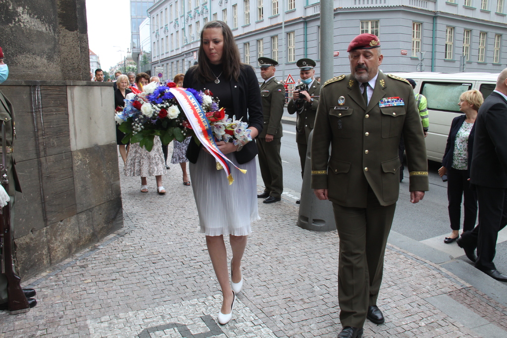 Náměstkyně Kateřina Blažková a armádní generál Aleš Opata