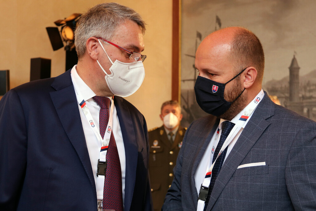 Ministr obrany Lubomír Metnar se svým slovenským protějškem Jaroslavem Naďem