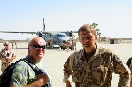 Generálporučík Josef Bečvář navštívil české vojáky na Sinaji