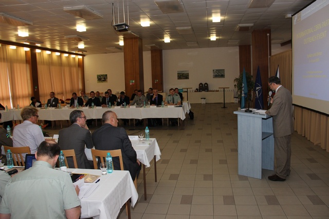 V České republice jednají odborníci na problematiku zbraní hromadného ničení (5)