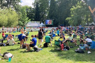 Závodníků a diváků byly stovky
