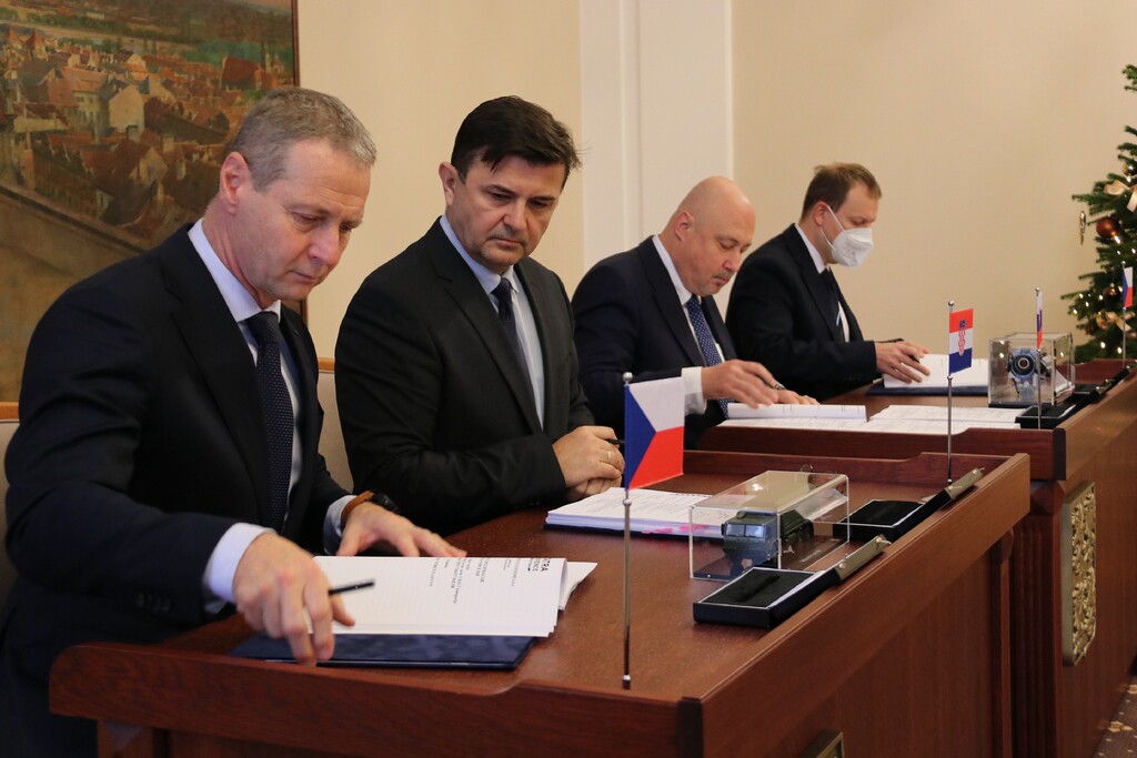 Ke kontraktu na pořízení vozidel Tatra T-815 se po Slovensku připojilo i Chorvatsko