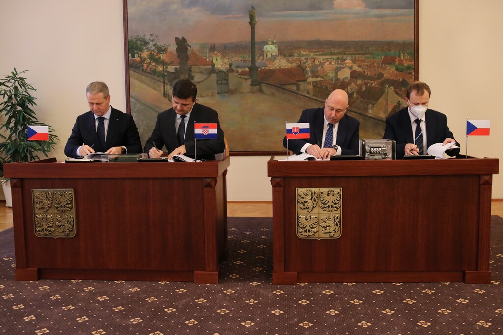 Ke kontraktu na pořízení vozidel Tatra T-815 se po Slovensku připojilo i Chorvatsko