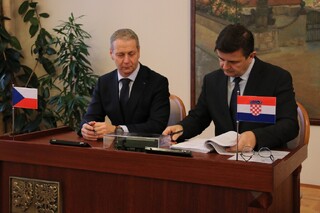 Ke kontraktu na pořízení vozidel Tatra T-815 se po Slovensku připojilo i Chorvatsko