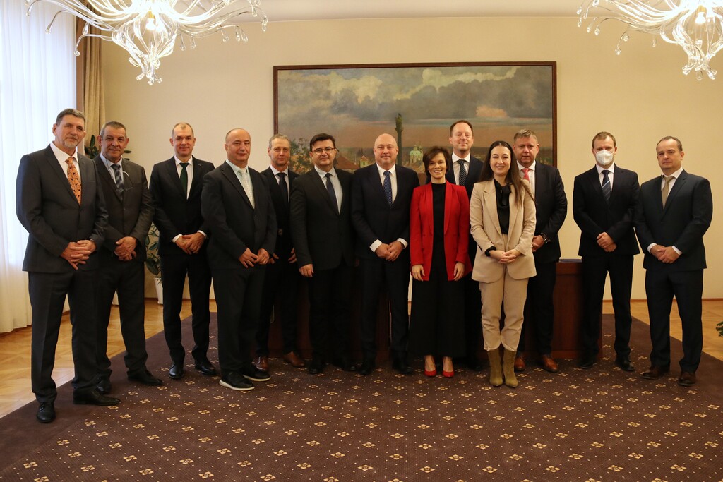 Ke kontraktu na pořízení vozidel Tatra T-815 se po Slovensku připojilo i Chorvatsko