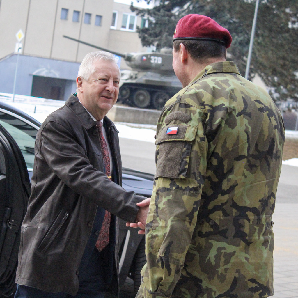 Ministr obrany Jaromír Zůna navštívil Vojenskou akademii ve Vyškově