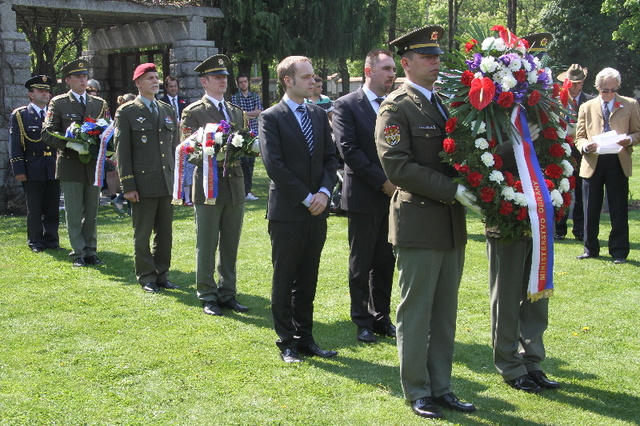 Vzpomínkového ceremoniálu ANZAC Day se zúčastnil áměstek ministra obrany Jakub Kulhánek a náčelník Generálního štábu AČR generálporučík Petr Pavel