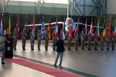 Na cvičení Trident Juncture 2015 vlaje i česká vlajka