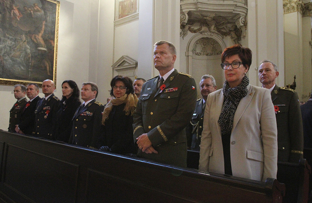 Bohoslužby ke Dni veteránů se zúčastnili zástupci velení Armády České republiky a Ministerstva obrany