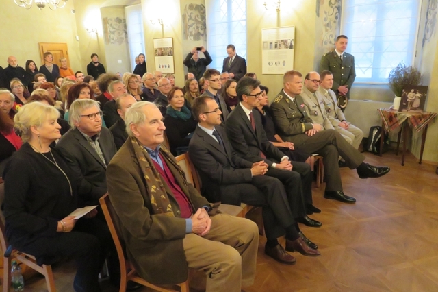 zahájení výstavy se zúčastnila řada významných osobností