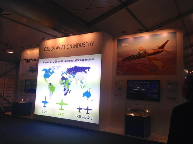 Z největšího leteckého veletrhu v Evropě v britském Farnborough 2