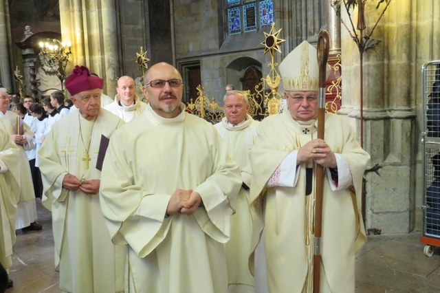 kardinál Duka před mší