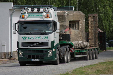Bunkr vjíždí do VTM Lešany v 14.10.