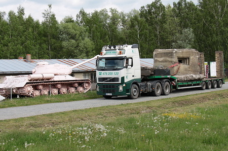 Růžový tank a LO vz. 36