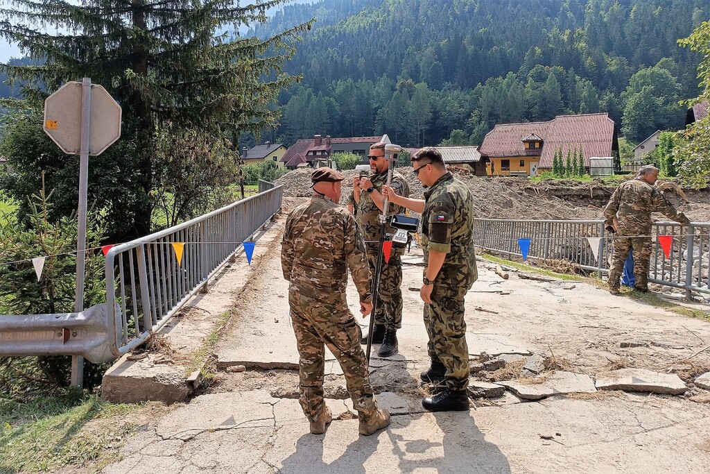 Ve Slovinsku už působí rekognoskační skupina Armády ČR