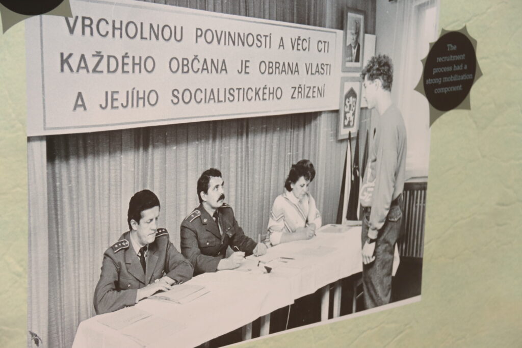 Výstava Ztracené mládí v armádní evidenci 