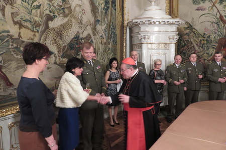 Kardinál Duka přijal představitele armády