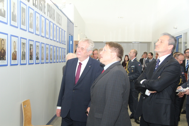 Hístorik Jiří Rajlich z VHÚ představuje jednotlivé velitele základny