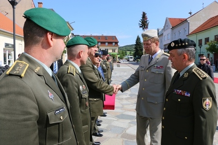 Náčelníci generálních štábů armád ČR a Slovenska jednají v Brezové pod Bradlom
