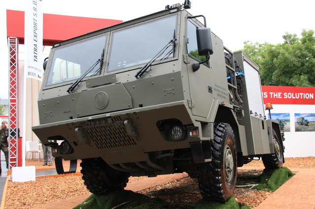 Čeští zbrojaři se představili na veletrhu Eurosatory 9