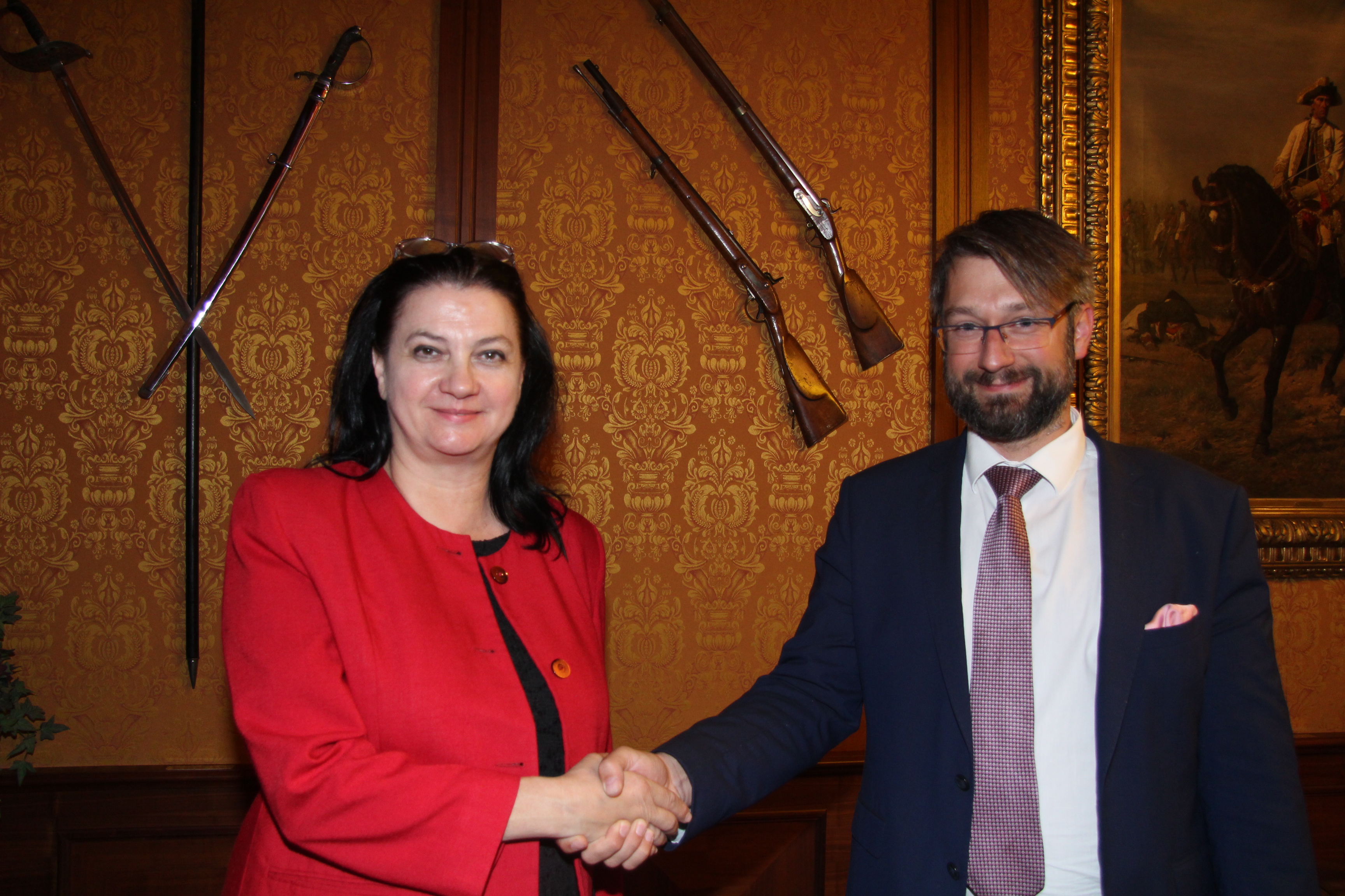 Náměstek ministra obrany Jakub Landovský a rumunská velvyslankyně Carmen Liliana Burlacu