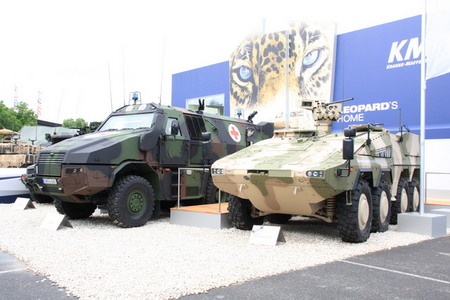 Čeští zbrojaři se představili na veletrhu Eurosatory 11