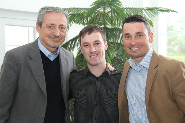 Ministr Stropnický na návštěvu přivezl paralympijského cyklistu Ježka z ASC Dukla