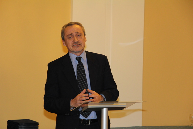 Ministr ve svém projevu zdůraznil, že kromě vyžadování plnění úkolů je potřeba i ocenit kvalitní práci zaměstnanců