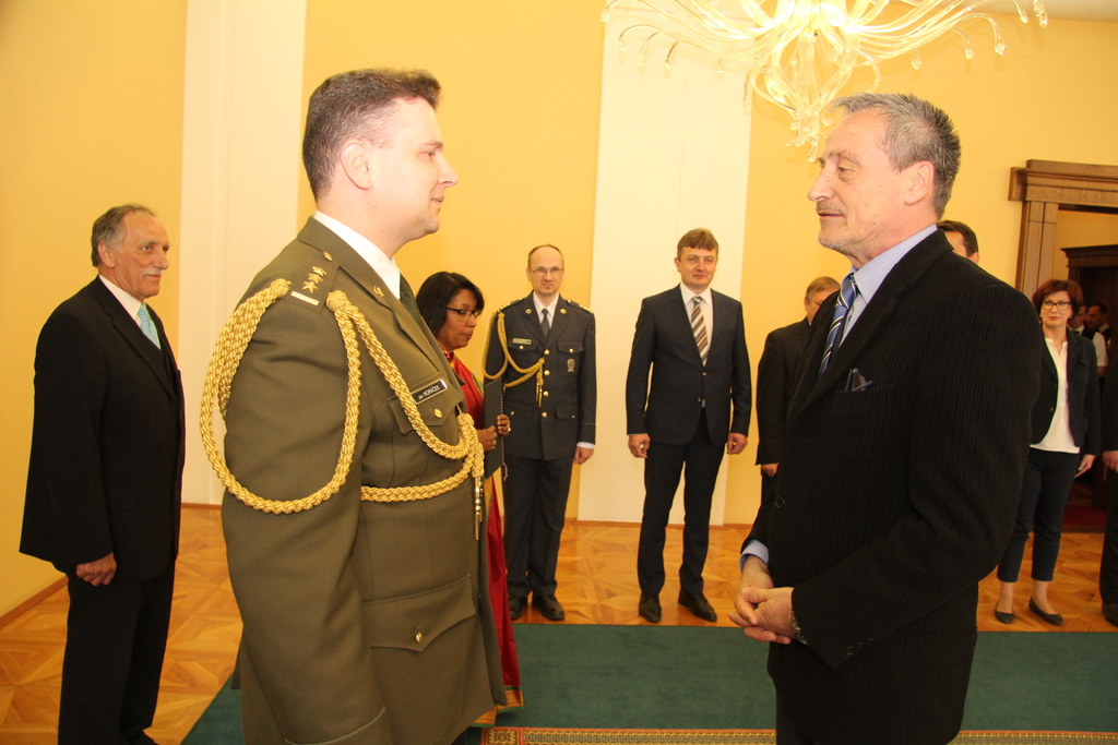 Profesor Jan Horáček obdržel dekret pro obor vojenské vnitřní lékařství