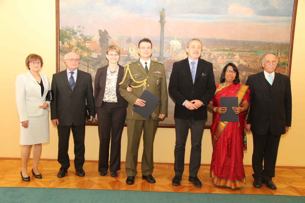 Slavnostního aktu se účastnili i rodinní příslušníci nových profesorů